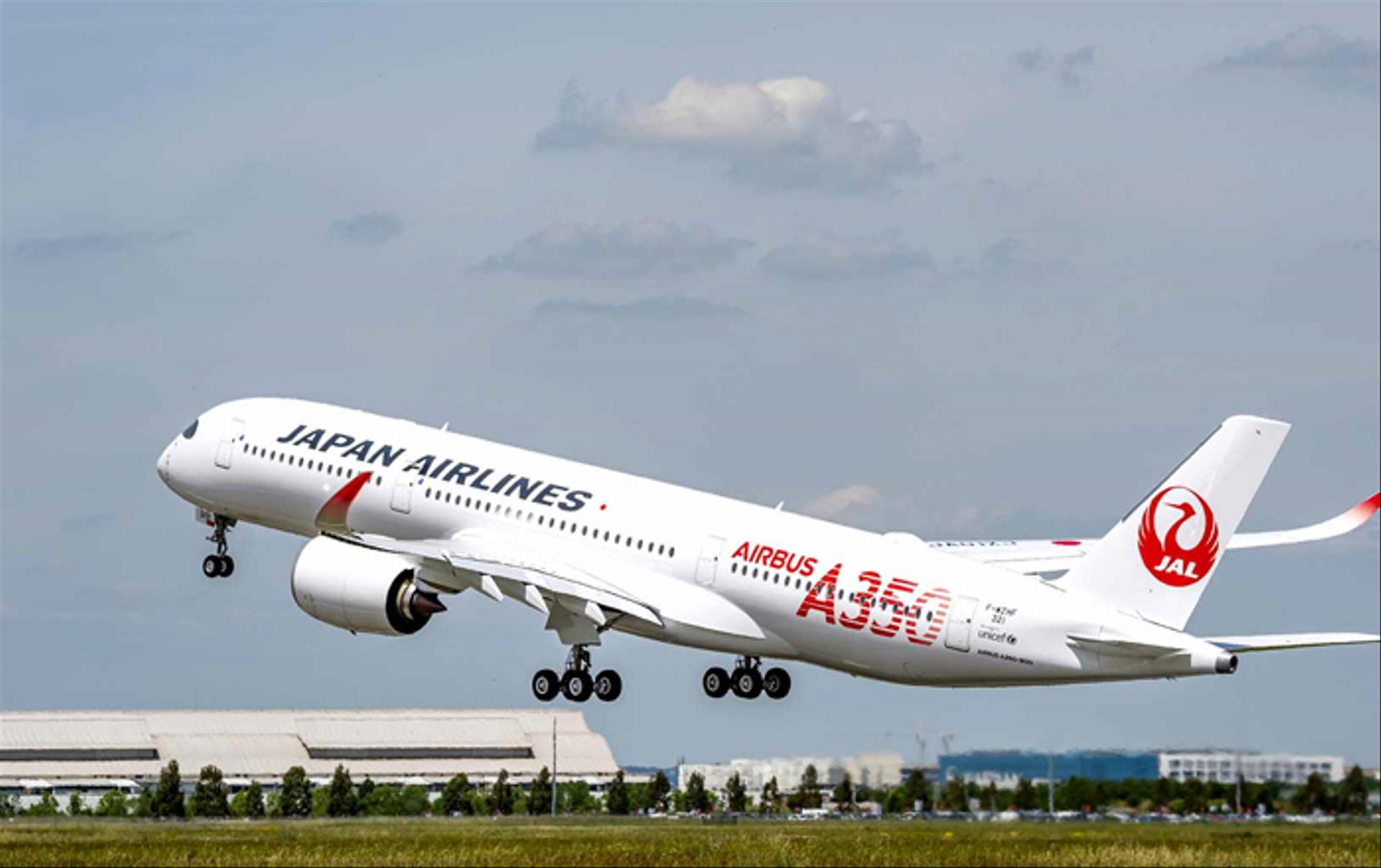 Japan Airlines Takes Delivery Of First A350 XWB.