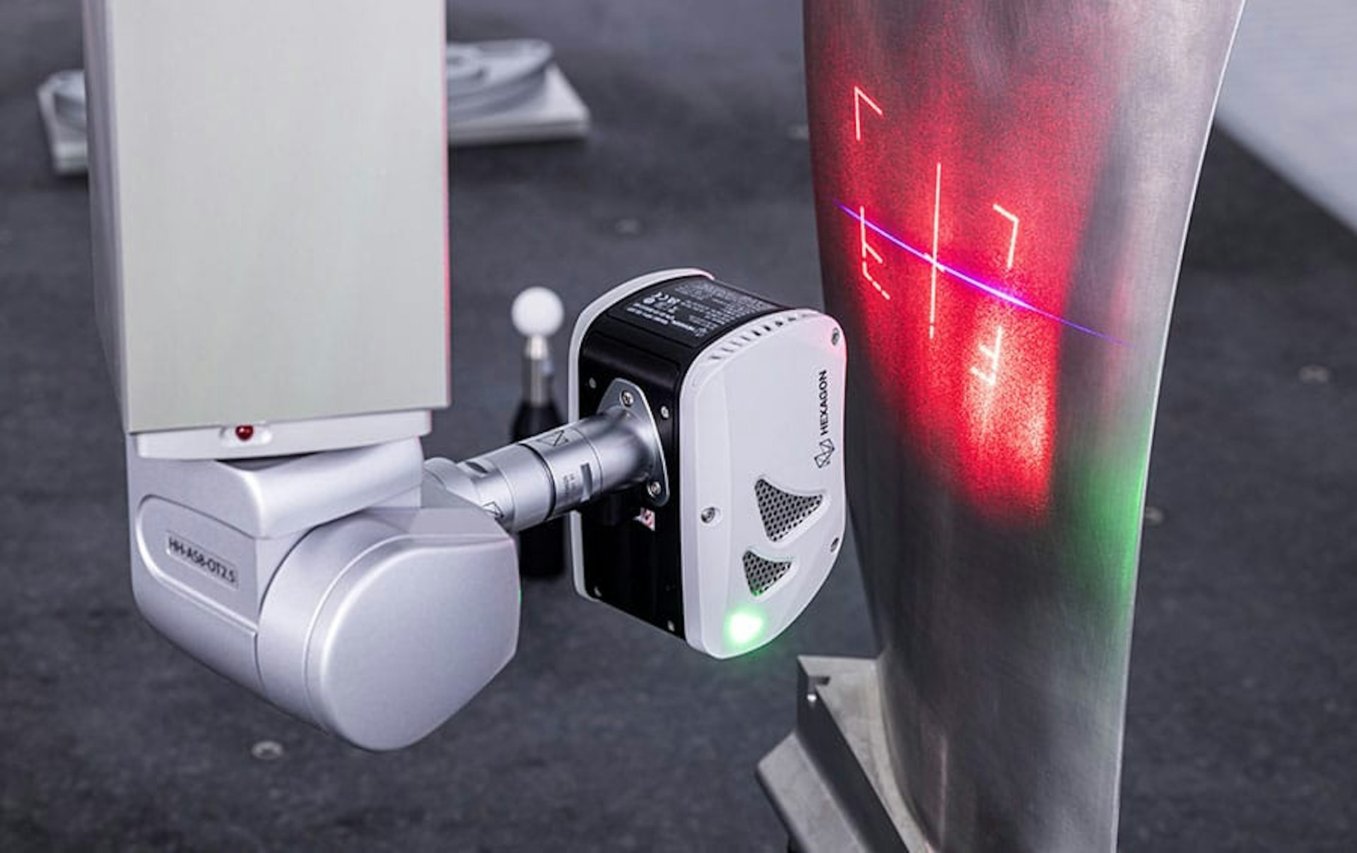 Hexagon unveils “no compromise” CMM laser scanning, offering manufacturers 70% faster inspection and ultra-high accuracy